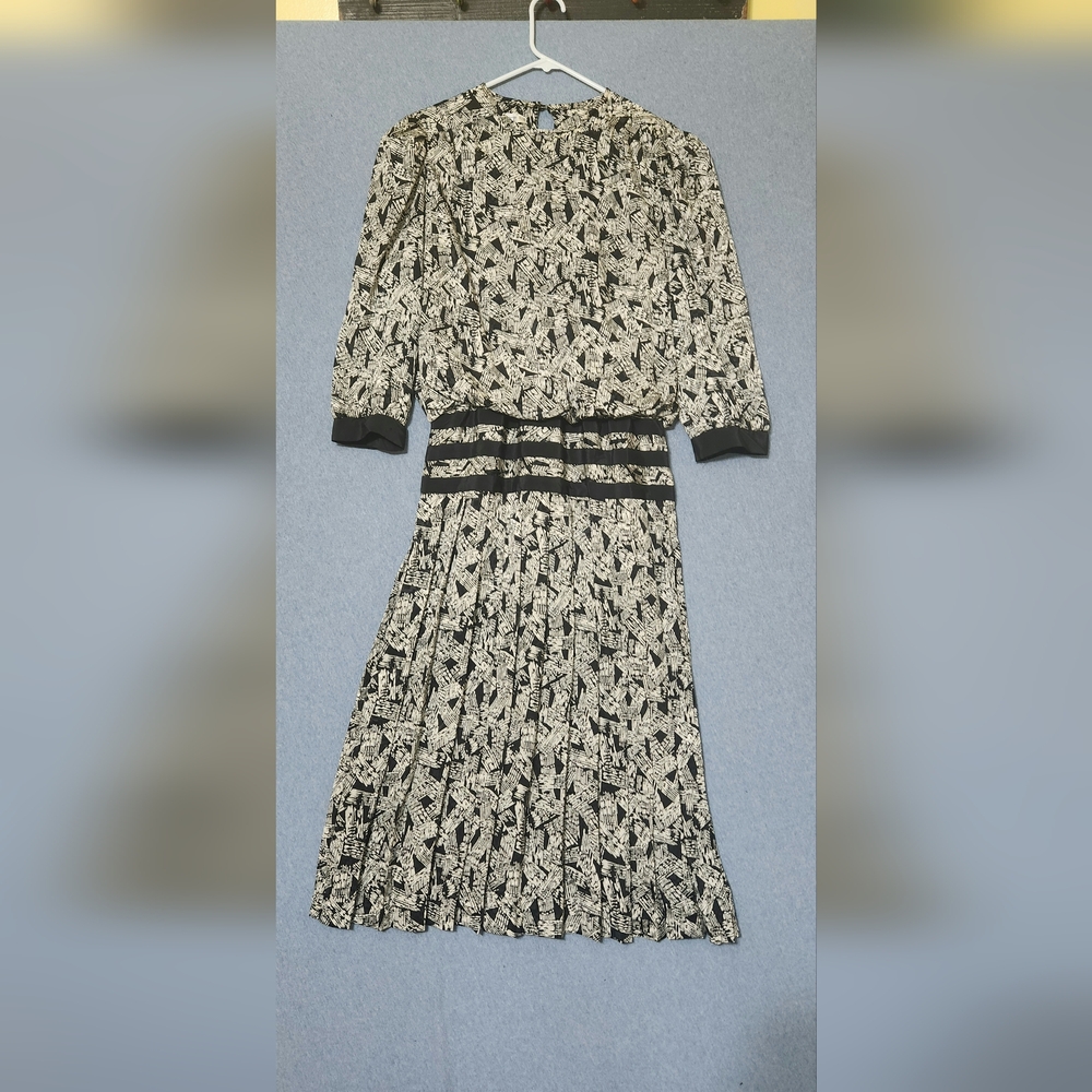 Act 1 New York long sleeved printed maxi dress. Size 11/12